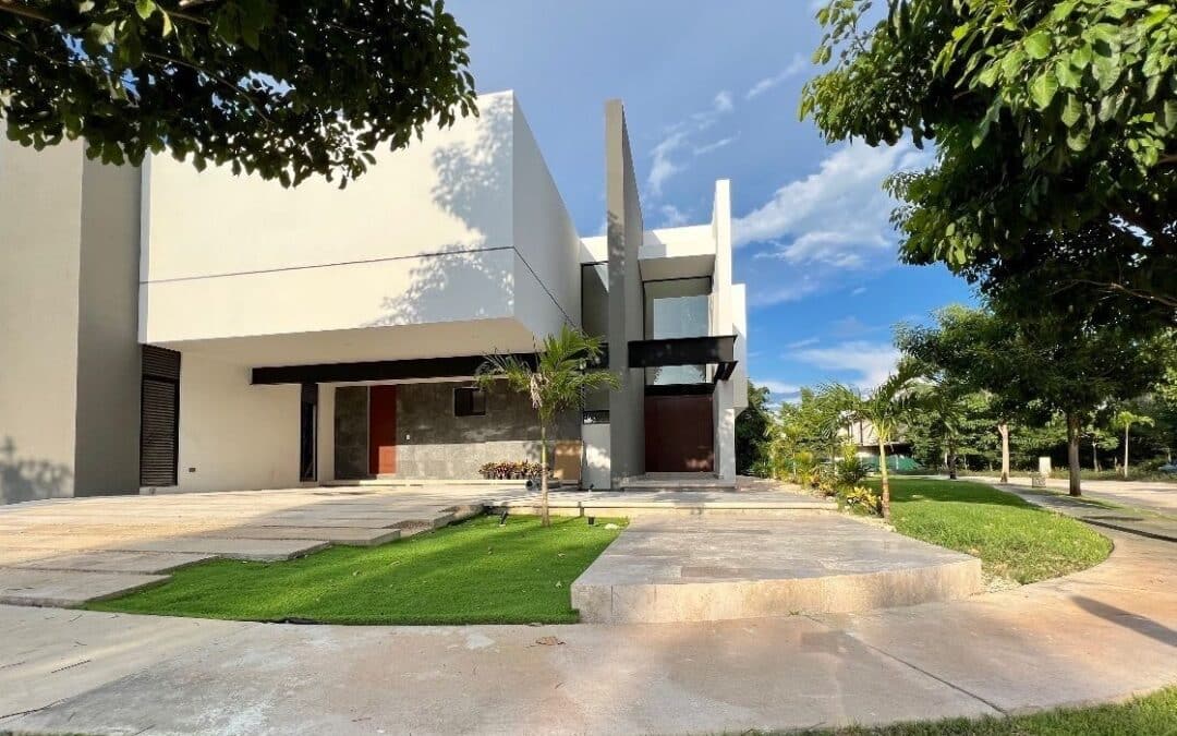 ¿Buscas casa en Yucatán Country Club?